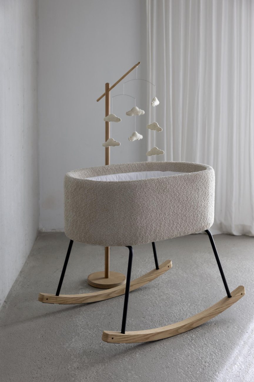 Houten standaard voor baby-mobiel