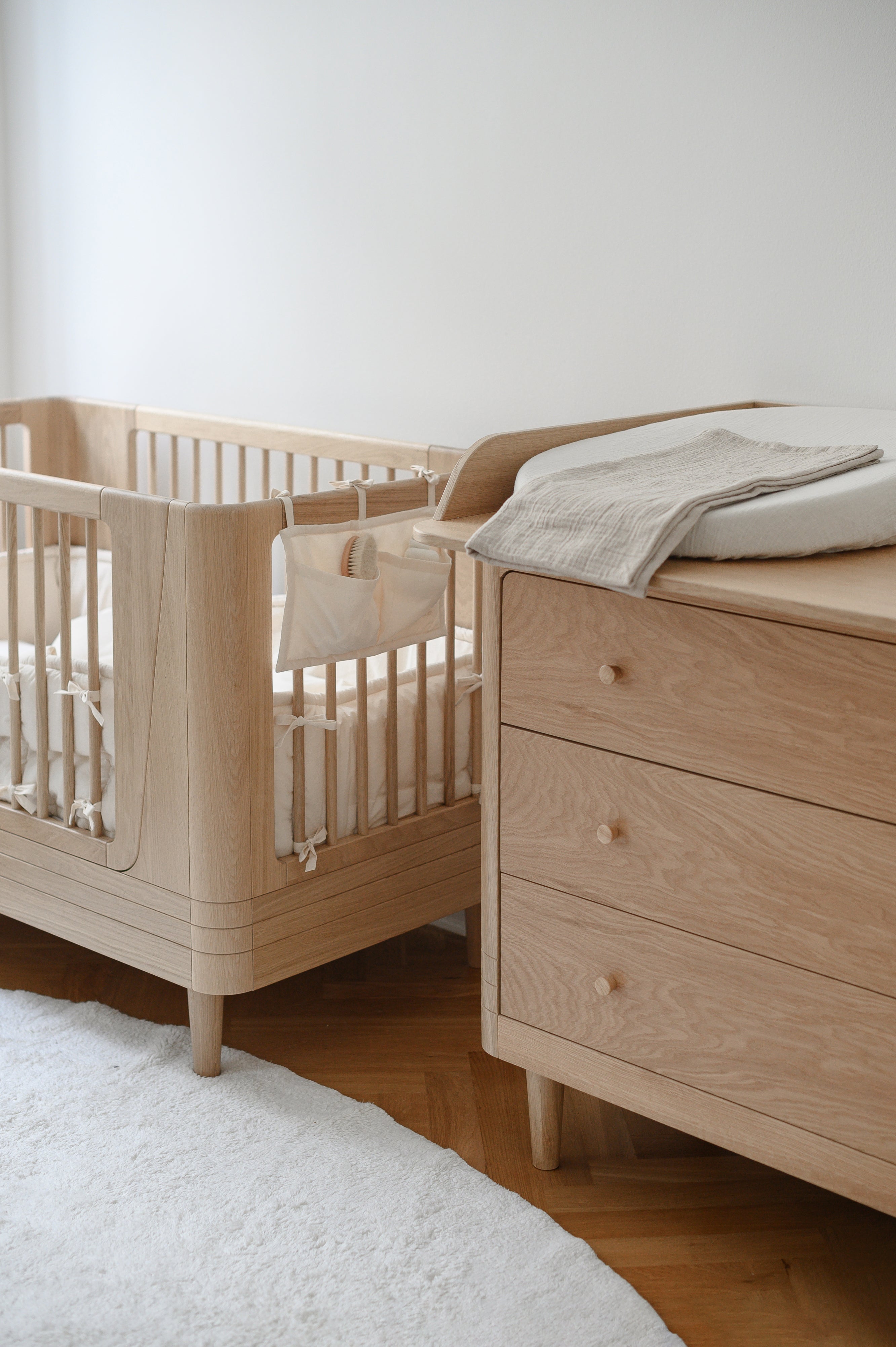 We Are Bitte Dresser 2.0